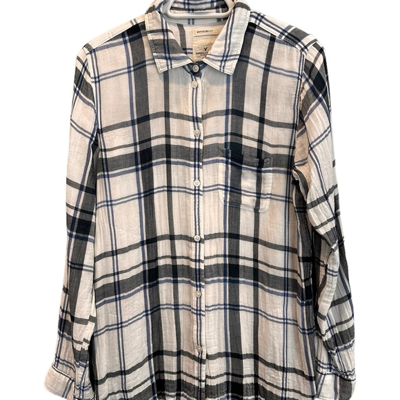 American Eagle Outfitters Boyfriend Fit Button Down Shirt. Size Medium. - Picture 9 of 11
